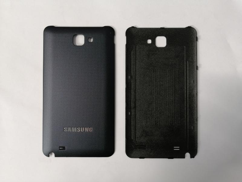 Repuesto TAPA IPHONE 16 PLUS NEGRA SIN MARCO