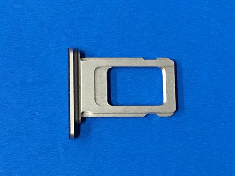 Repuesto TAPA IPHONE 11 6.1" NEGRA SIN MARCO