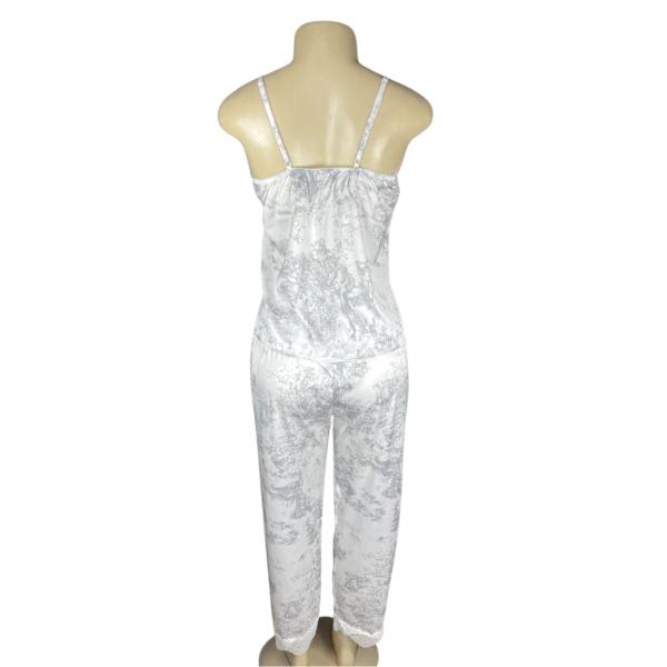 PIJAMA - CONJUNTO BLUSA PANTALÓN Y BATA - ESTAMPADO BLANCO L