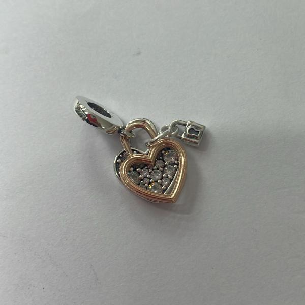 CHARM COLGANTE DOBLE CANDADO CORAZON PANDORA CH04