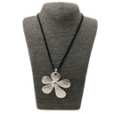 COLLAR BOHEMIO FLOR MARGARITA PLATEADA