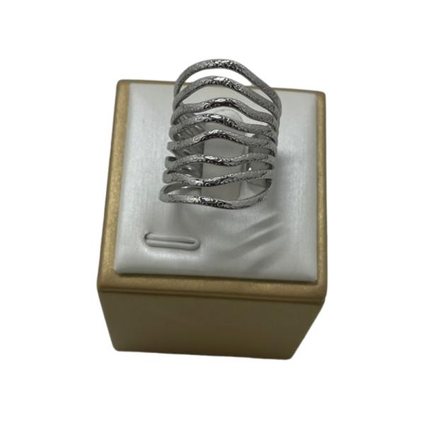 ANILLO DE ACERO DISEÑO PLATEADO