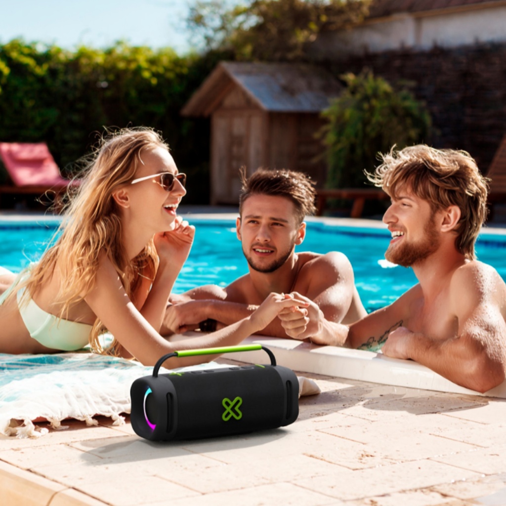 [MM300KLX66] Klip Xtreme Boombox Speaker Negro KBB-250 - Potente Sonido Portátil