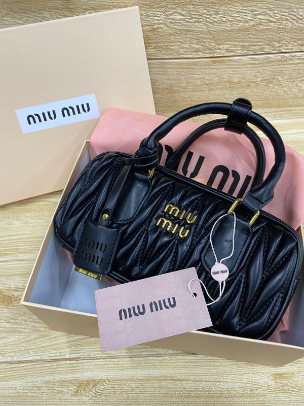 [PD-BMN0113] Bolso Mano Poderosa Diseño Arcadie Mm Negro