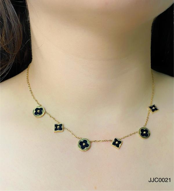 [PD-JJC0021] COLLAR DORADO FLORES NEGRA/LV